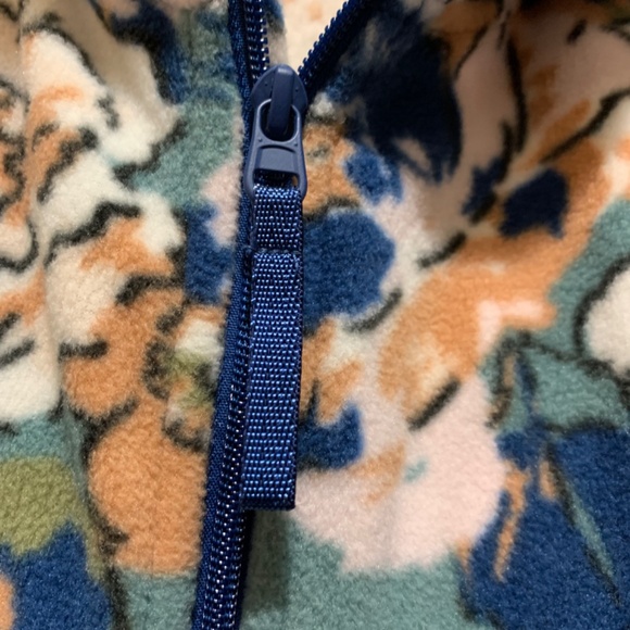 Vera Bradley Fleece Sweater - Picture 4 of 8